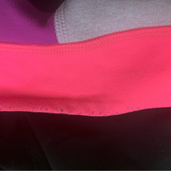 Lululemon Reversible Crop - Picture 6 of 13